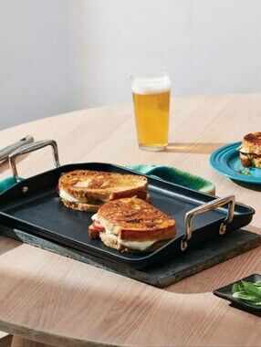 Le Creuset Toughened Nonstick PRO Rectangular Griddle, 10" x 14"